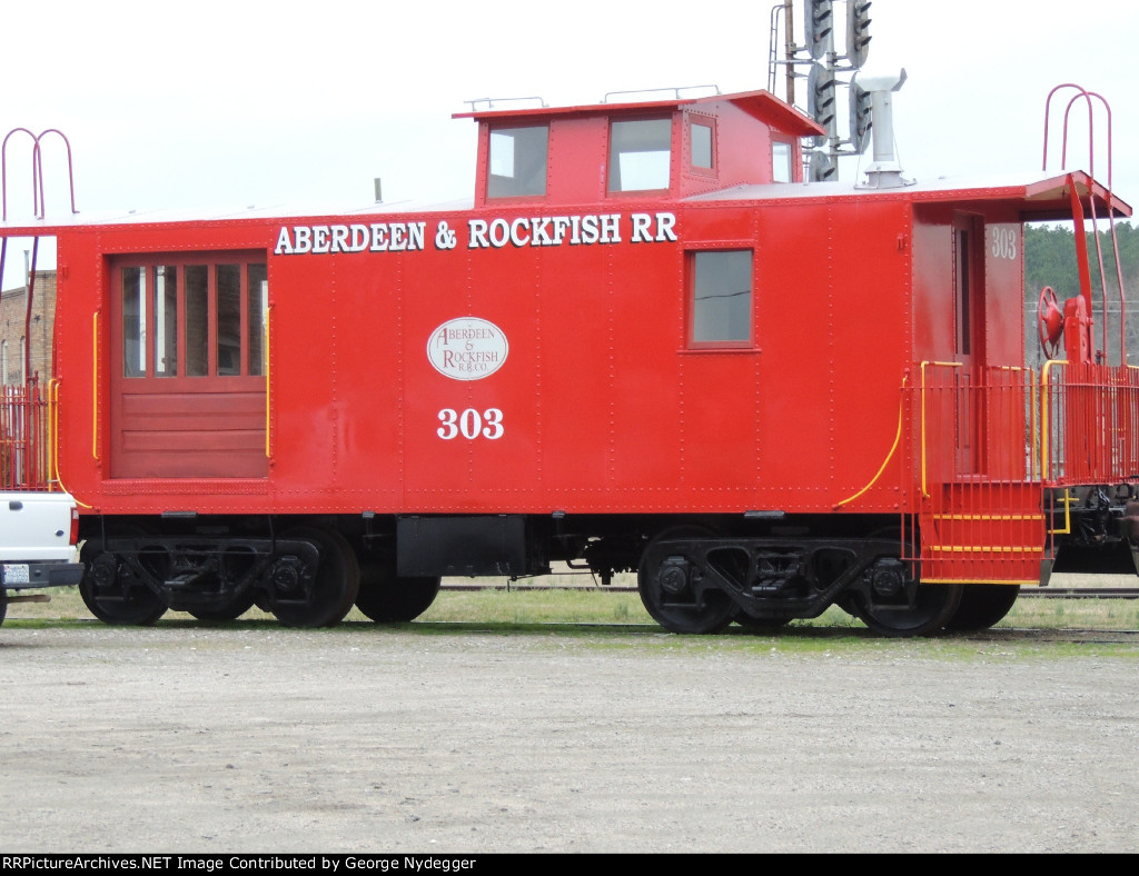 AR 303 / Caboose